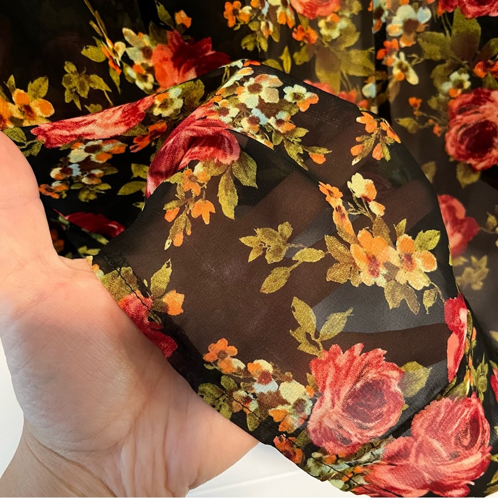 Iris | Rose Patterned Robe Cover Up - Picture 6 of 14
